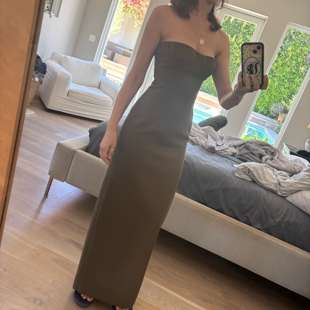 Chic Strapless Khaki Dress